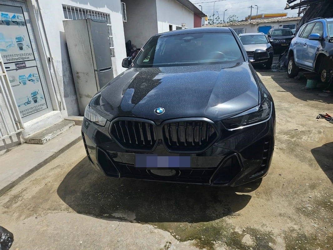 Linfodrome / Cette BMW de couleur bleue, déclarée volée à Berlin, en Allemagne, le 24 mars 2024