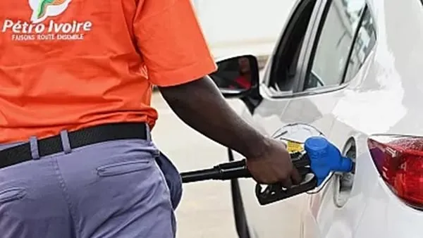 Prix du carburant en Côte d’Ivoire : super et gasoil inchangés en octobre 2026