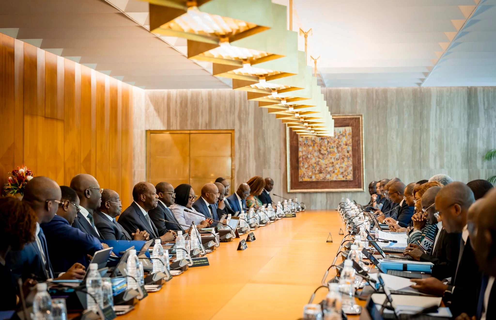 Le gouvernement ivoirien en Conseil des ministres, le 2 juin 2026 à Abidjan (Dr : Présidence)
