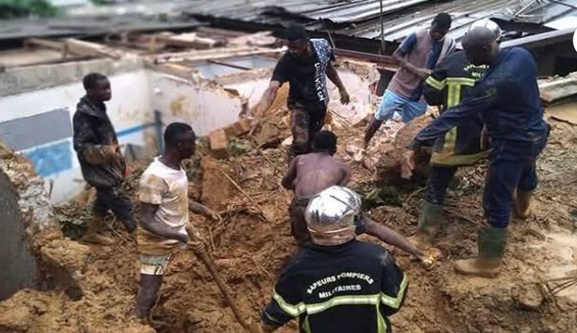 Pluies diluviennes à Abidjan : plusieurs morts après des inondations et un glissement de terrain à Attécoubé