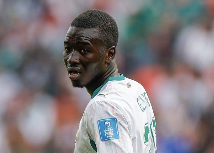 Sénégal : Pape Gueye suspend sa carrière internationale et critique le staff de Pape Thiaw