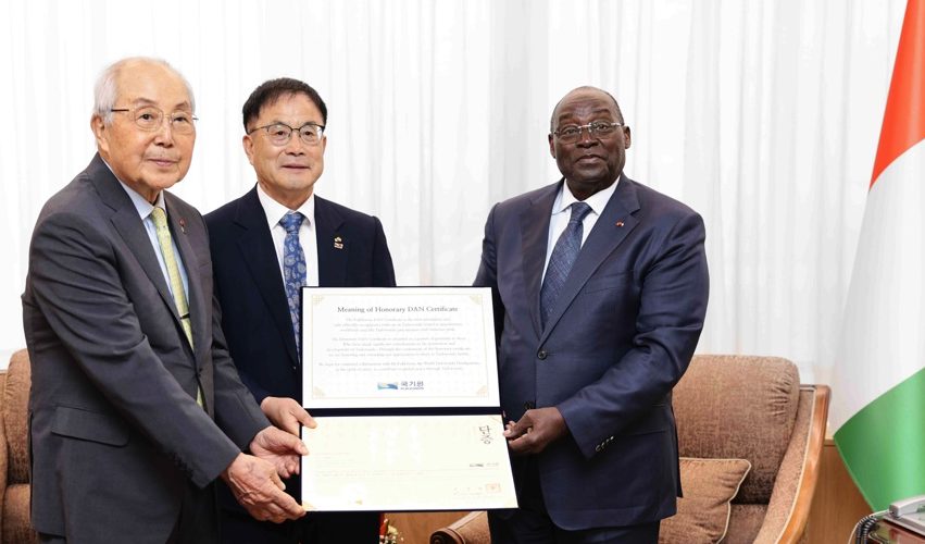Taekwondo : le KUKKIWON choisit la Côte d’Ivoire comme tremplin africain et distingue Tiémoko Meyliet Koné