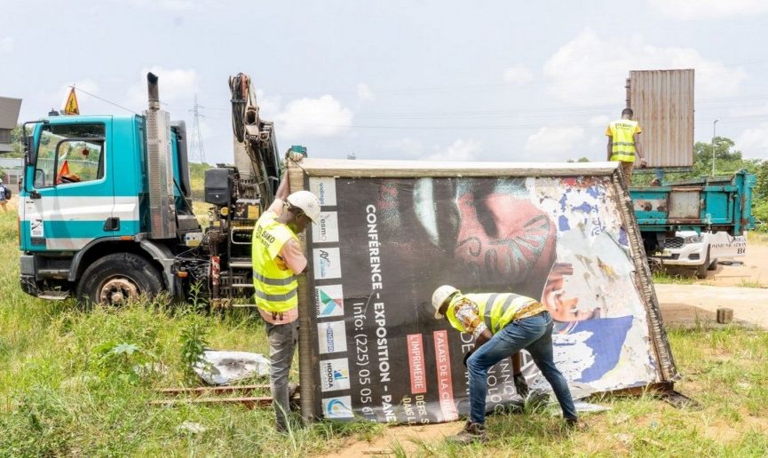 Abidjan : 15 jours pour retirer les panneaux publicitaires non autorisés, sous peine de sanctions